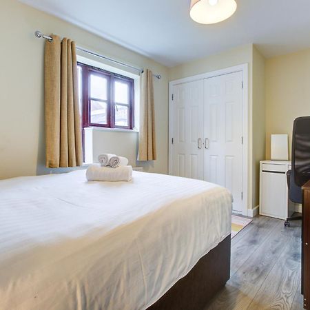 Spacious & Modern 2 Bed Sleeps 5 In Walthamstow لندن المظهر الخارجي الصورة