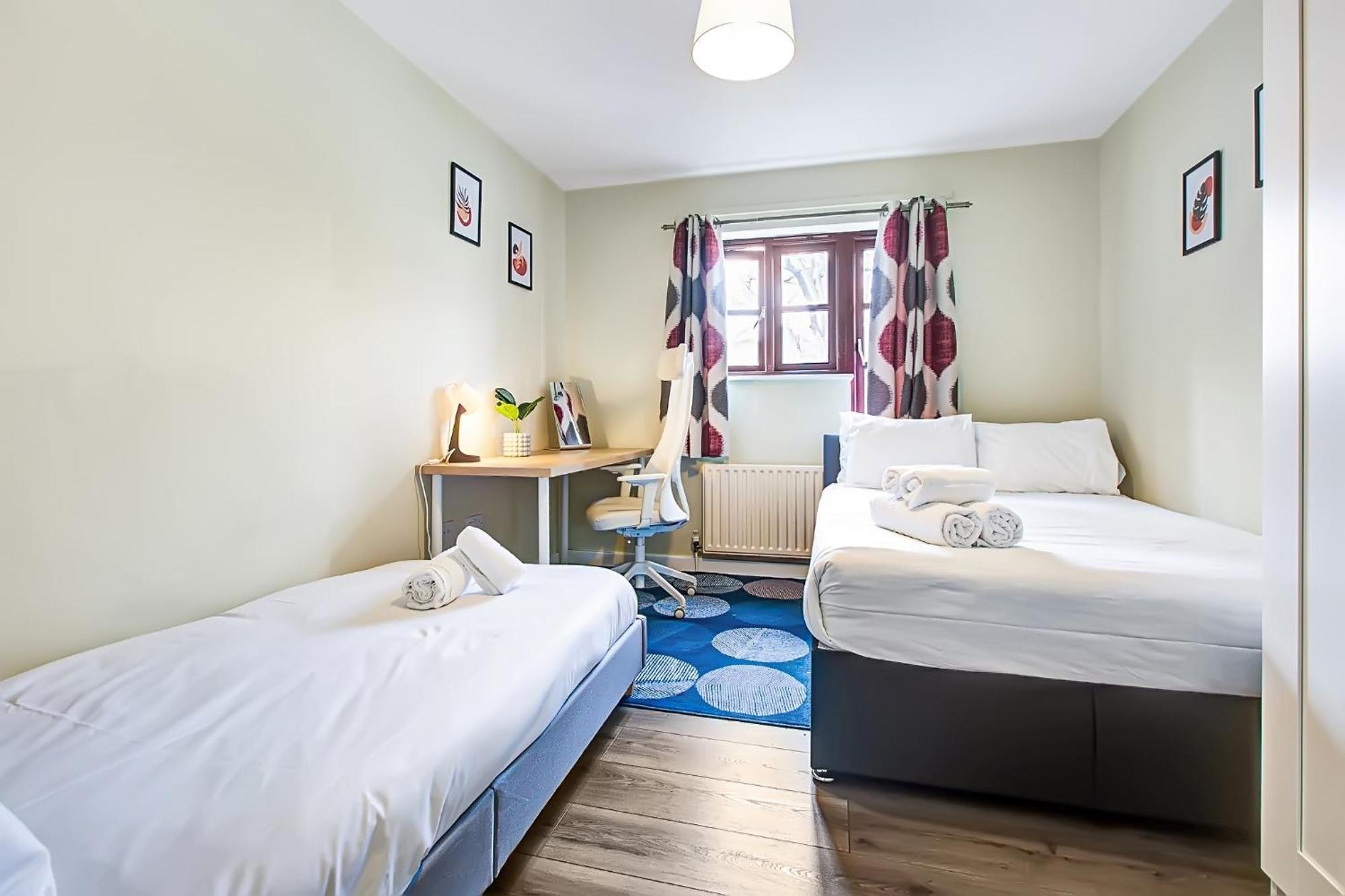Spacious & Modern 2 Bed Sleeps 5 In Walthamstow لندن المظهر الخارجي الصورة